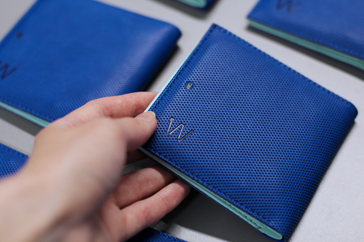 Noble Blue Wiseward Smart Wallet - Baggizmo